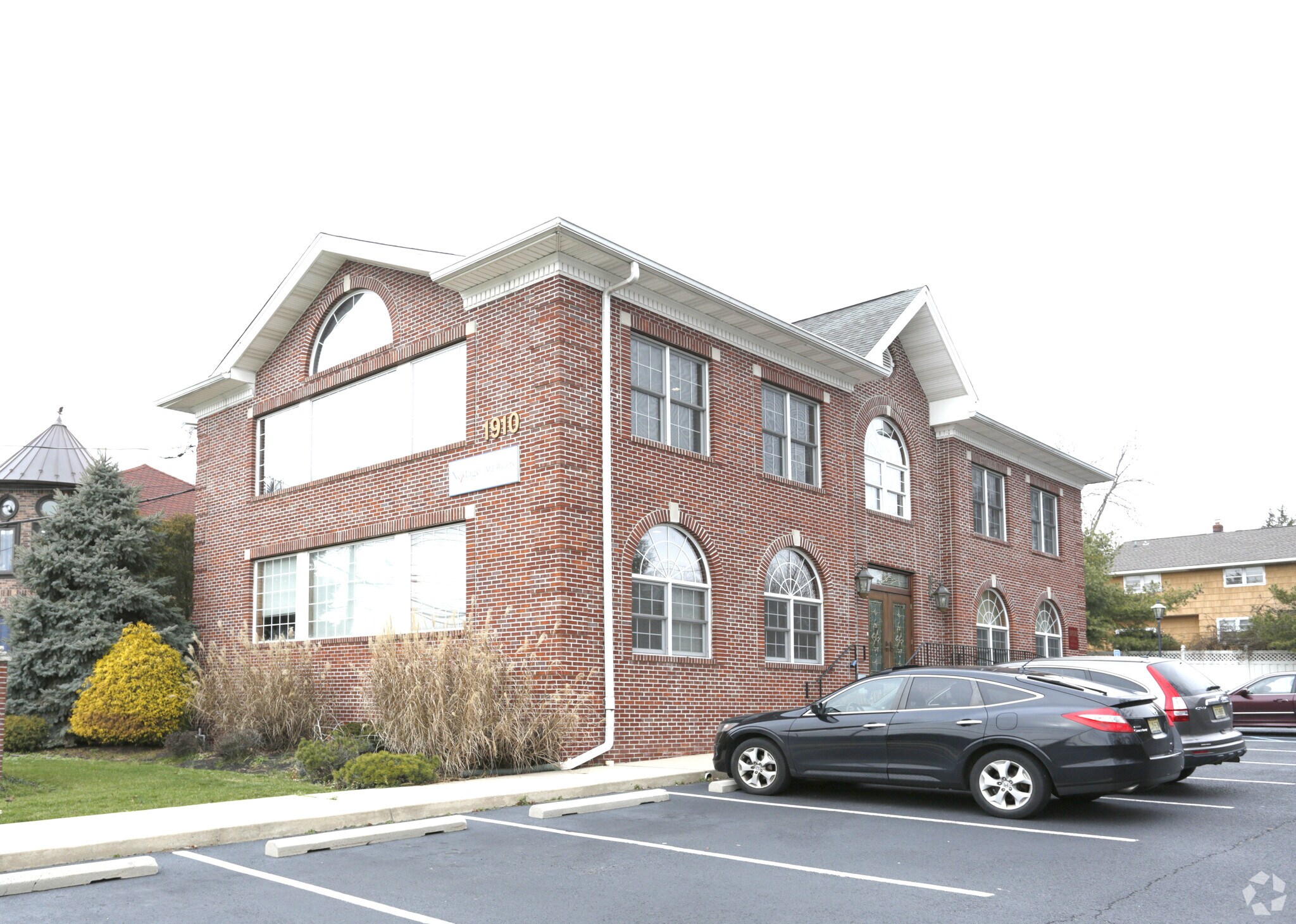 1910 Oak Tree Rd, Edison, NJ à louer Photo principale– Image 1 sur 14