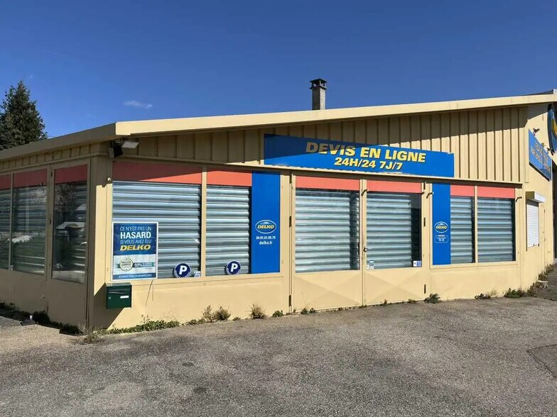 8 Avenue De Jallieu, L'Isle-d'Abeau à louer - Photo de l’immeuble – Image 3 sur 9