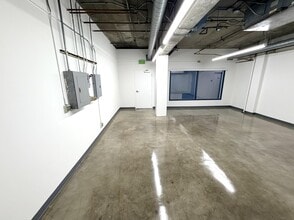 210 E Olympic Blvd, Los Angeles, CA à louer Photo intérieure– Image 2 sur 7