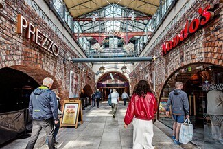 Plus de détails pour Market Pl, Bolton - Local commercial à louer