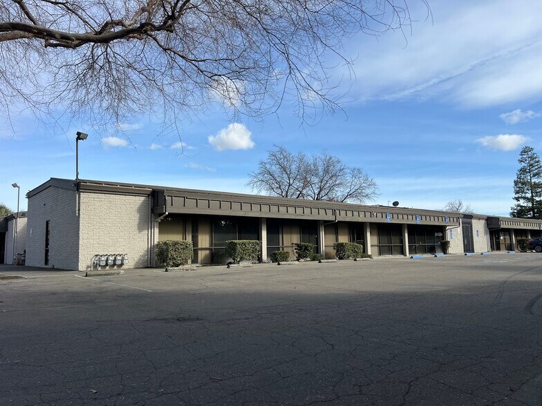 5637 N Pershing Ave, Stockton, CA à louer - Photo de l’immeuble – Image 3 sur 22