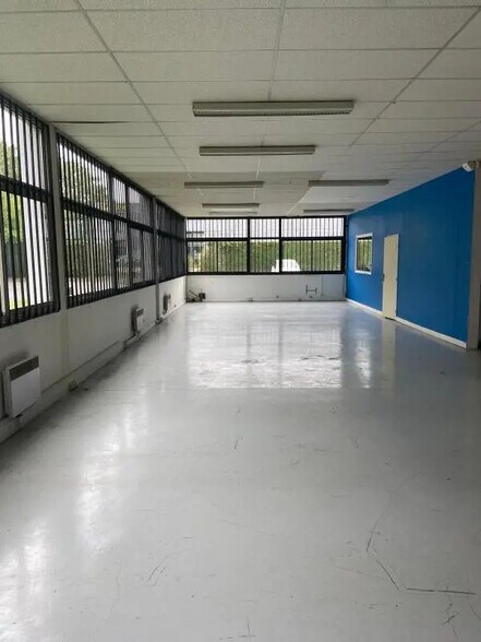 Bureau dans Fretin à louer - Photo de l’immeuble – Image 3 sur 3