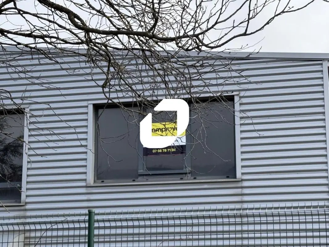 Bureau dans Seyssins à louer Photo de l’immeuble– Image 1 sur 9