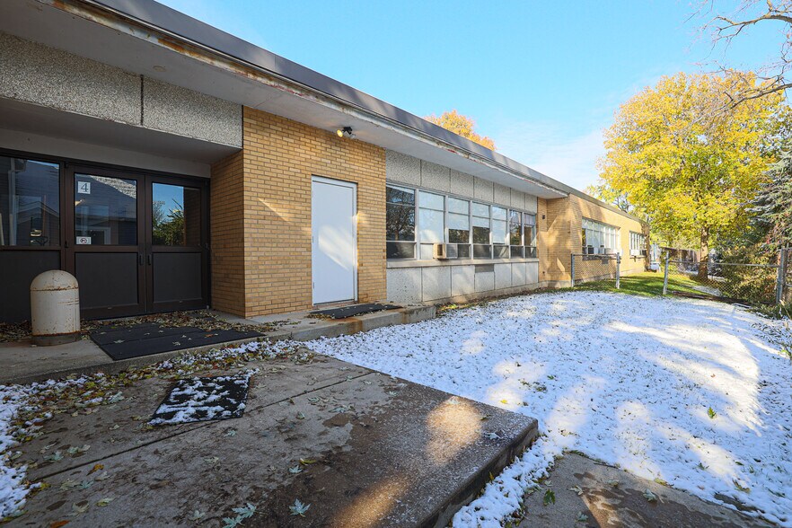 331 George St, West Chicago, IL à vendre - Photo de l’immeuble – Image 2 sur 52