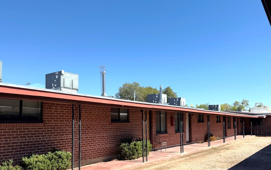 1634 N Beverly Ave, Tucson, AZ à vendre - Photo de l’immeuble – Image 1 sur 21