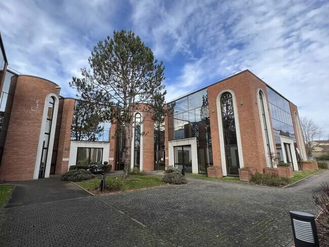 Plus de détails pour 21 Rue Albert Calmette, Jouy-en-Josas - Bureau à louer