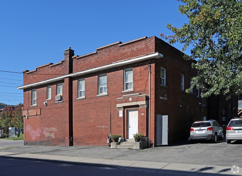 901 Main St E, Hamilton, ON à louer - Photo de l’immeuble – Image 2 sur 5