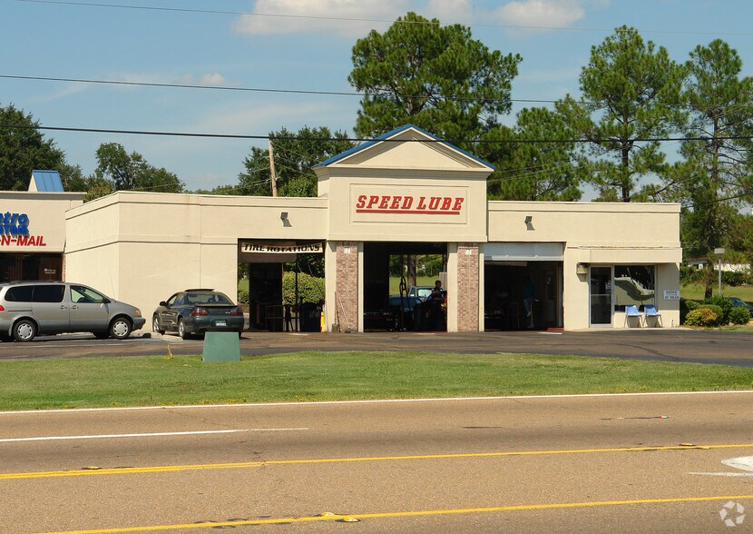 309 Hwy 80 E, Clinton, MS à louer - Photo principale – Image 2 sur 3