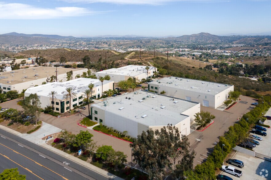 13840 Stowe Dr, Poway, CA à louer - Aérien – Image 2 sur 7
