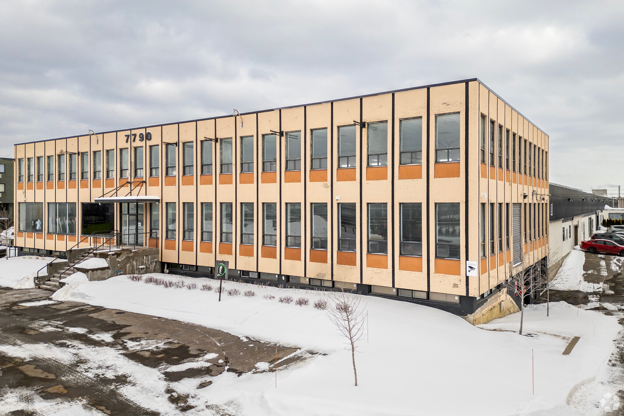 7790 Ch De La Côte-De-Liesse, Saint-Laurent, QC à louer Photo principale– Image 1 sur 7