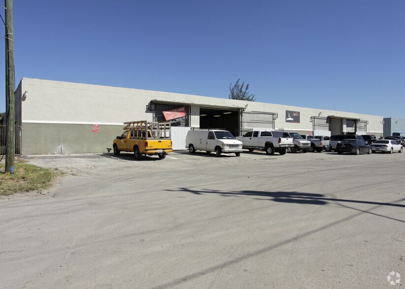 2335-2337 NW 149th St, Opa Locka, FL à louer - Photo de l’immeuble – Image 2 sur 2