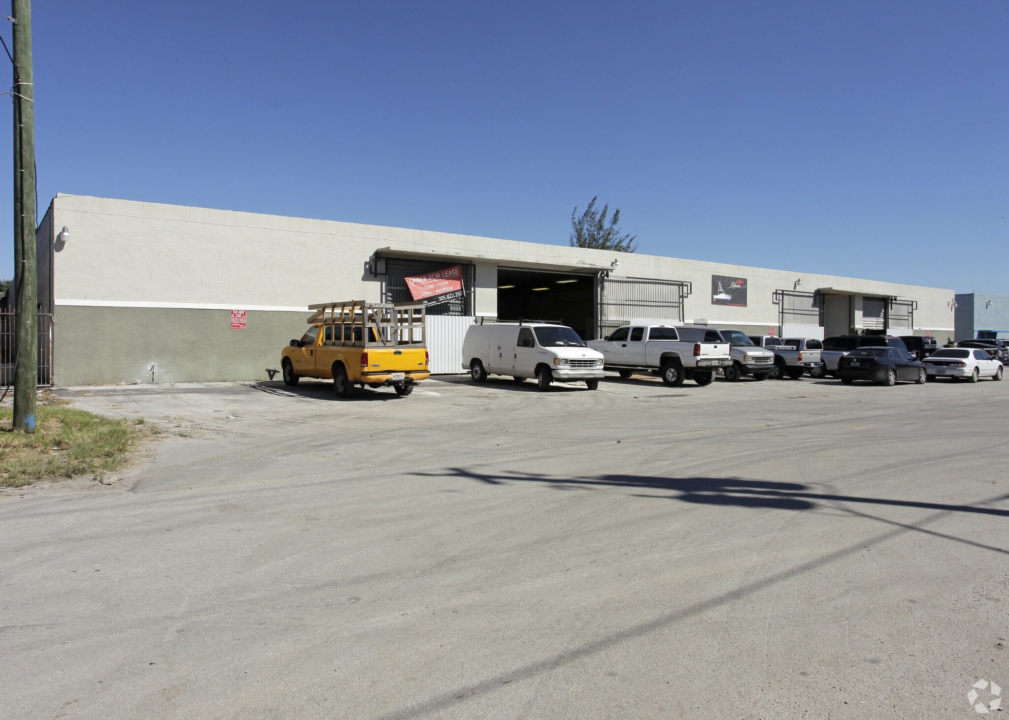 2335-2337 NW 149th St, Opa Locka, FL à louer Photo de l’immeuble– Image 1 sur 14