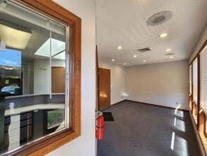 1 Old Park Lane Rd, New Milford, CT à louer Photo intérieure– Image 1 sur 17