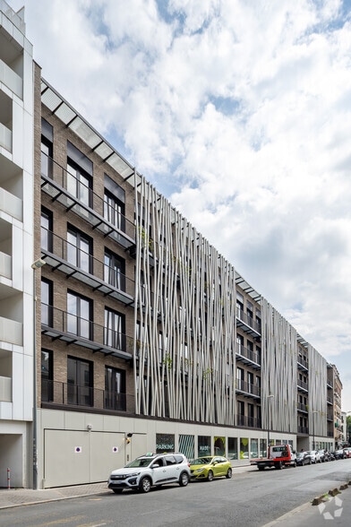 69 Rue Du Docteur Bauer, Saint-Ouen-sur-Seine à louer - Photo de l’immeuble – Image 3 sur 5