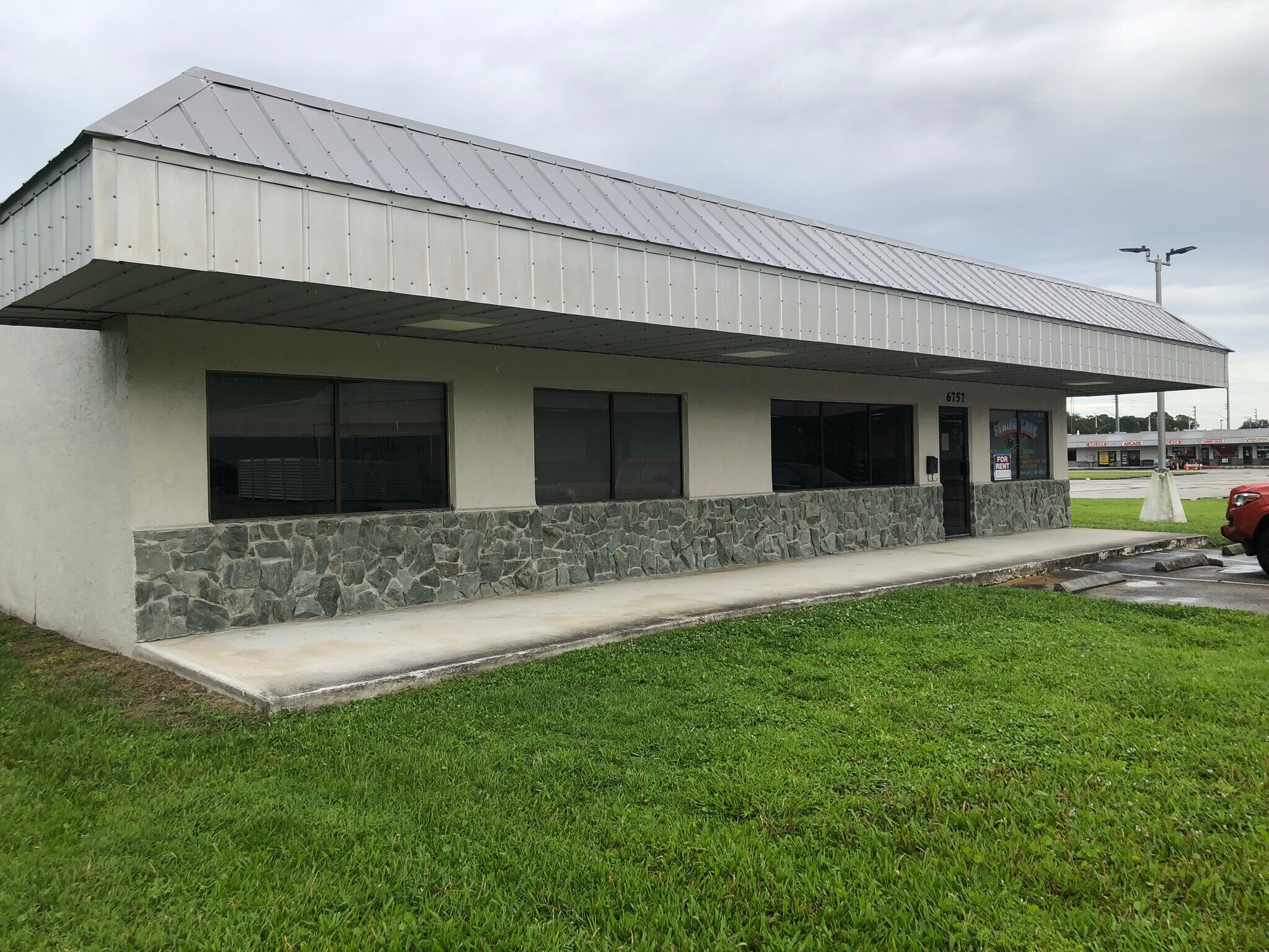 6779 S US Highway 1, Port Saint Lucie, FL à louer Photo de l’immeuble– Image 1 sur 7