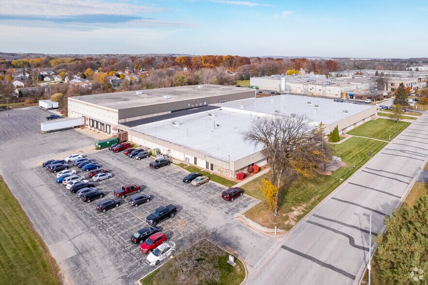 W194N11381 McCormick Dr, Germantown, WI à louer - Aérien – Image 3 sur 13