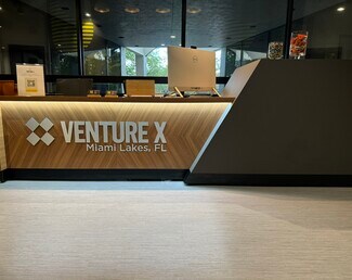 Plus de détails pour 15450 New Barn Rd, Miami Lakes, FL - Coworking à louer