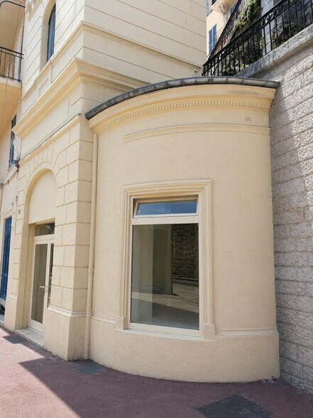 Local commercial dans Cannes à louer - Photo de l’immeuble – Image 2 sur 6