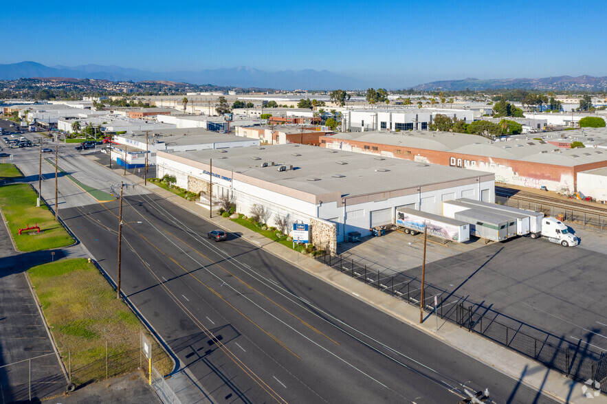 2240 S Garfield Ave, Commerce, CA à louer - Photo de l’immeuble – Image 3 sur 6