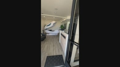 2651-2675 Irvine Ave, Costa Mesa, CA à louer - Vidéo sur l’annonce professionnelle 