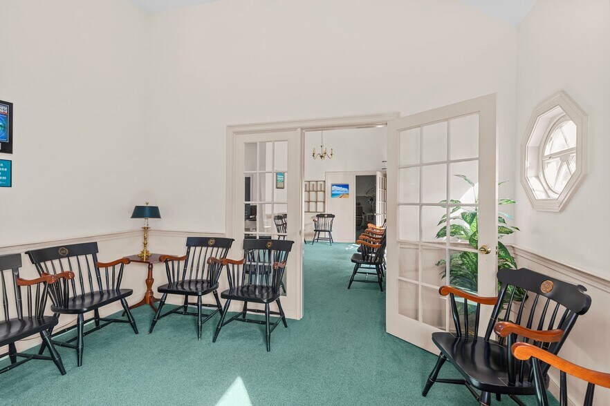 133 Falmouth Rd, Mashpee, MA à vendre - Photo de l’immeuble – Image 3 sur 13