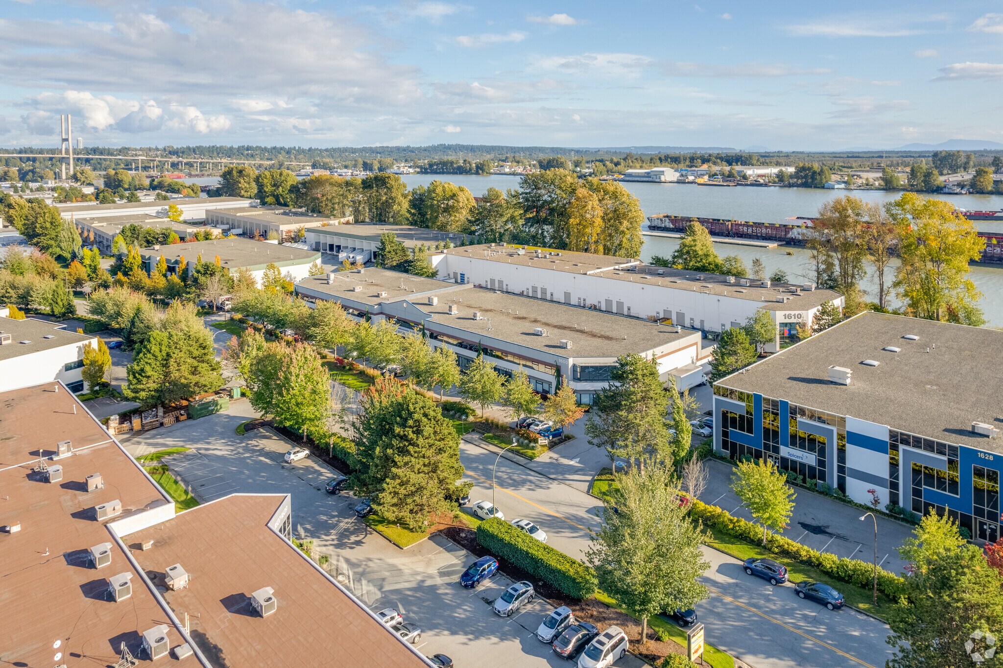 1600-1610 Derwent Way, Delta, BC à vendre Photo de l’immeuble– Image 1 sur 13