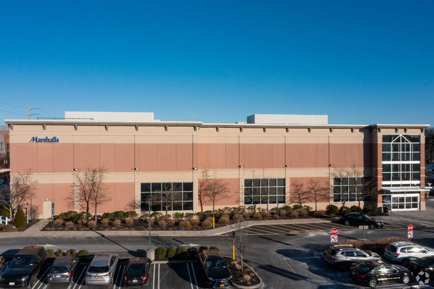 1380 Northern Blvd, Manhasset, NY à louer - Photo de l’immeuble – Image 3 sur 7