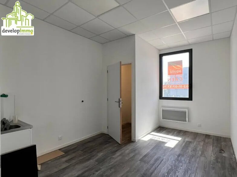 Bureau dans Ifs à louer - Photo de l’immeuble – Image 3 sur 7