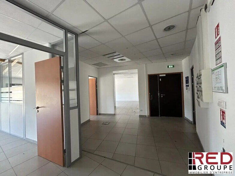 Bureau dans Le Tholonet à vendre - Photo de l’immeuble – Image 3 sur 9