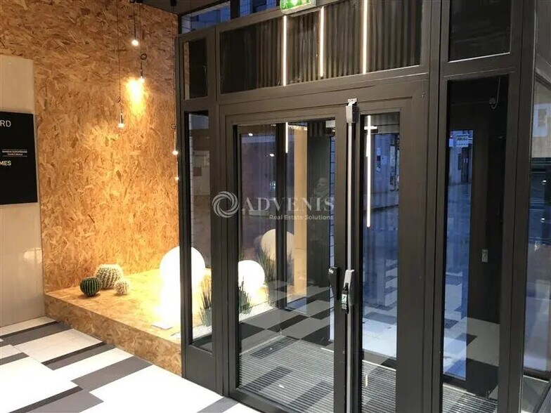 Bureau dans Montigny-le-Bretonneux à louer - Hall d’entrée – Image 3 sur 5