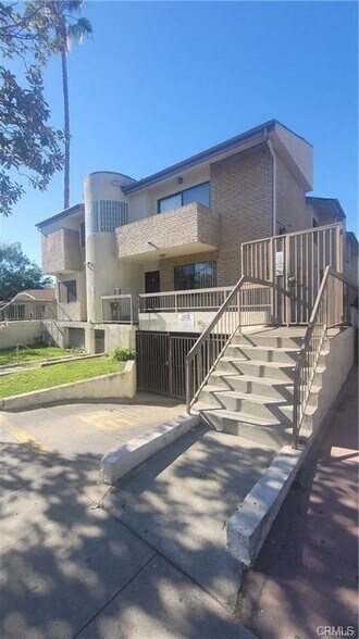 421 Porter St, Glendale, CA à vendre - Photo de l’immeuble – Image 1 sur 3
