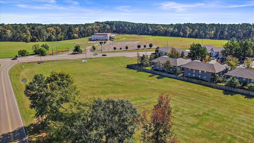 1449 Old Fannin, Brandon, MS à vendre - Aérien – Image 1 sur 12