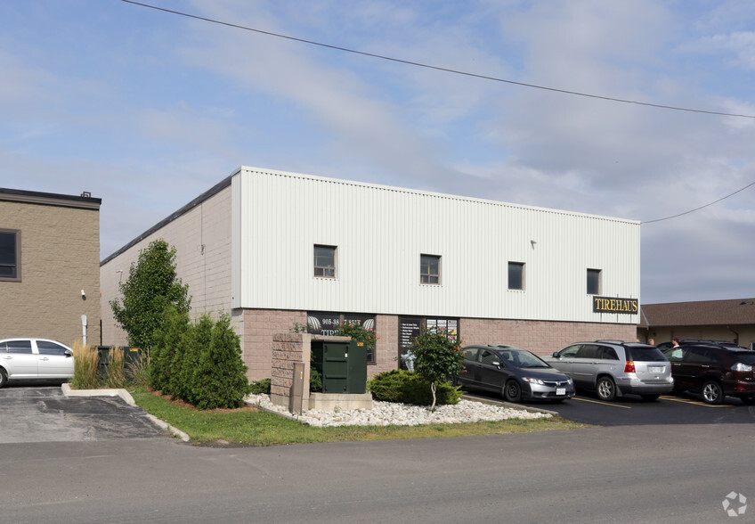 230 Pritchard Rd, Hamilton, ON à vendre - Photo de l’immeuble – Image 2 sur 2