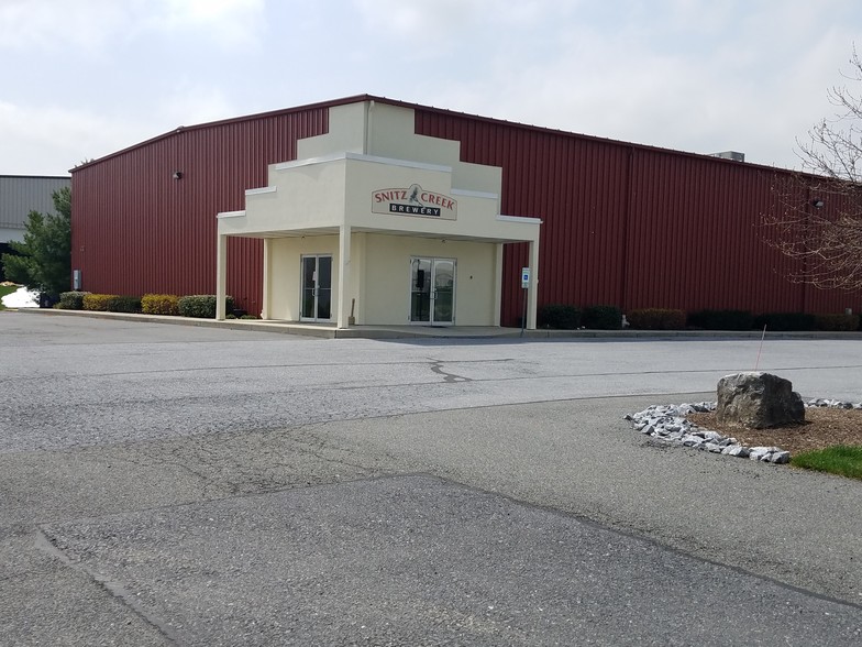 318 Taxiway Dr, Annville, PA à louer - Photo de l’immeuble – Image 2 sur 5