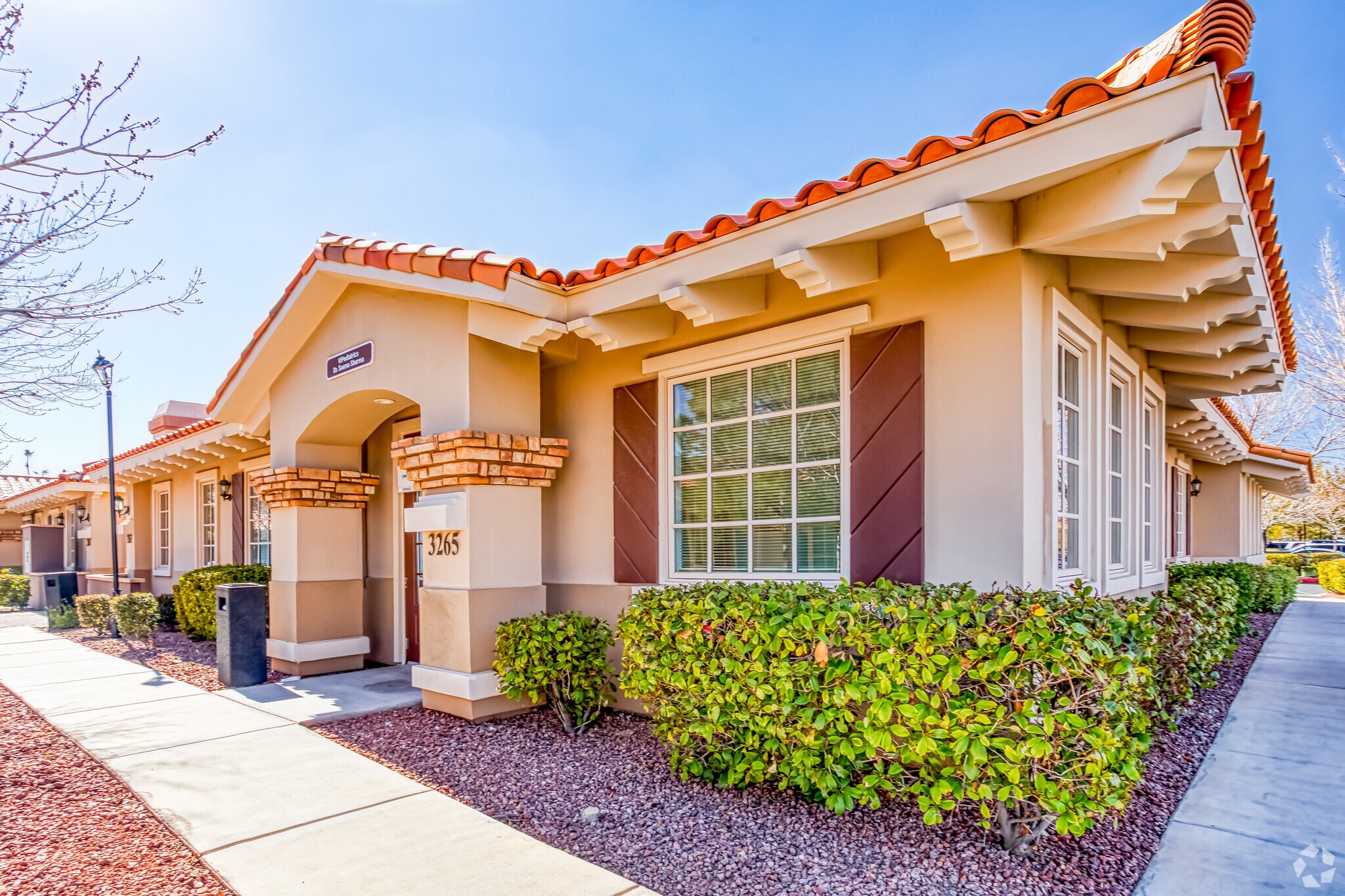 3263 E Warm Springs Rd, Las Vegas, NV à vendre Photo principale– Image 1 sur 38