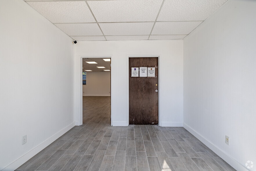 2075 Millburn Ave, Maplewood, NJ à vendre - Hall d’entrée – Image 3 sur 15