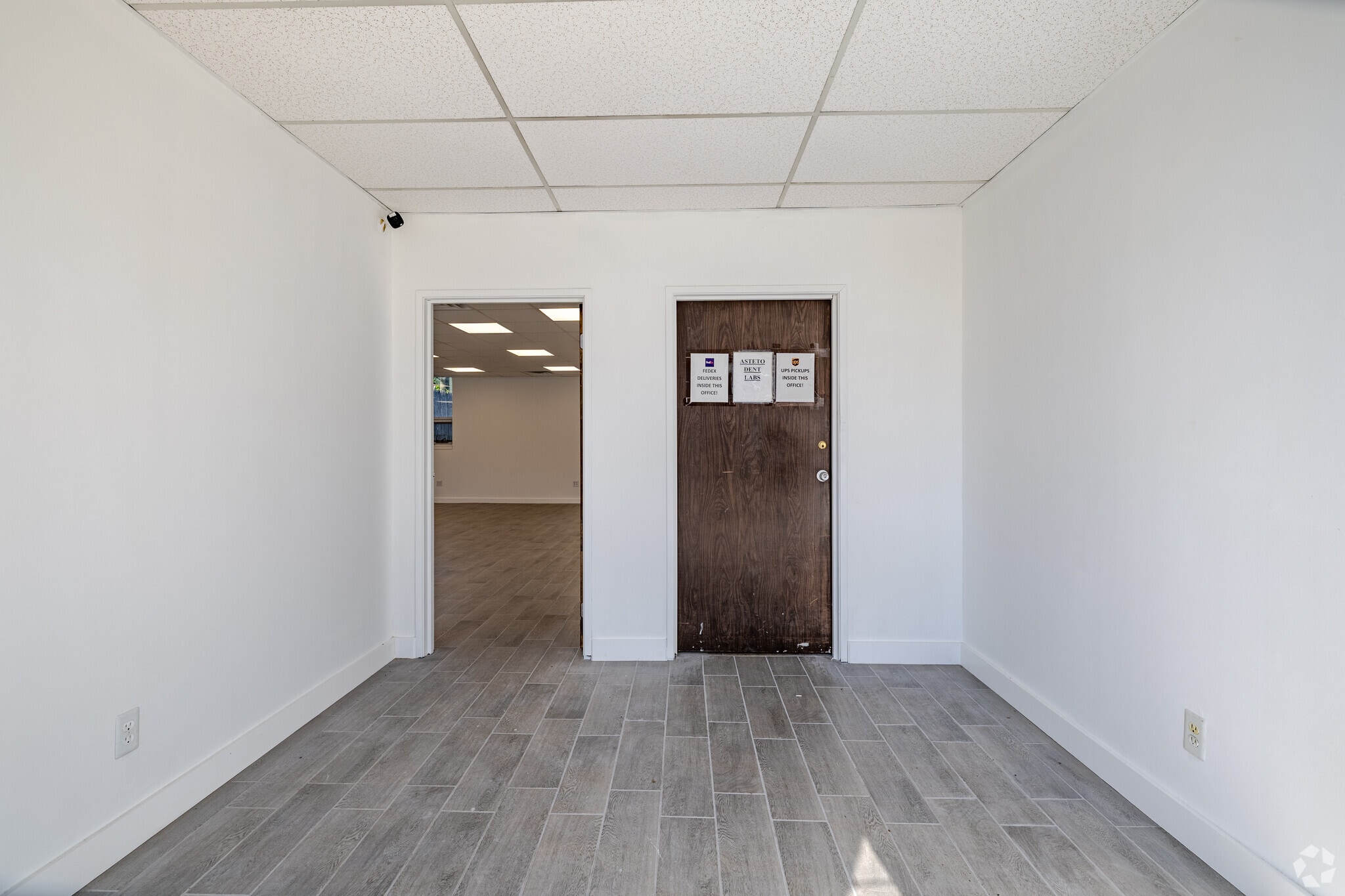 2075 Millburn Ave, Maplewood, NJ à vendre Hall d’entrée– Image 1 sur 6