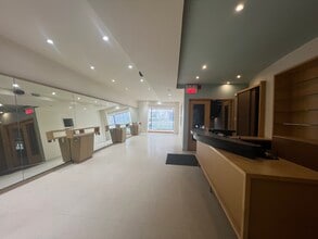 1484-1486 Rue Sherbrooke O, Montréal, QC à louer Photo intérieure– Image 2 sur 4