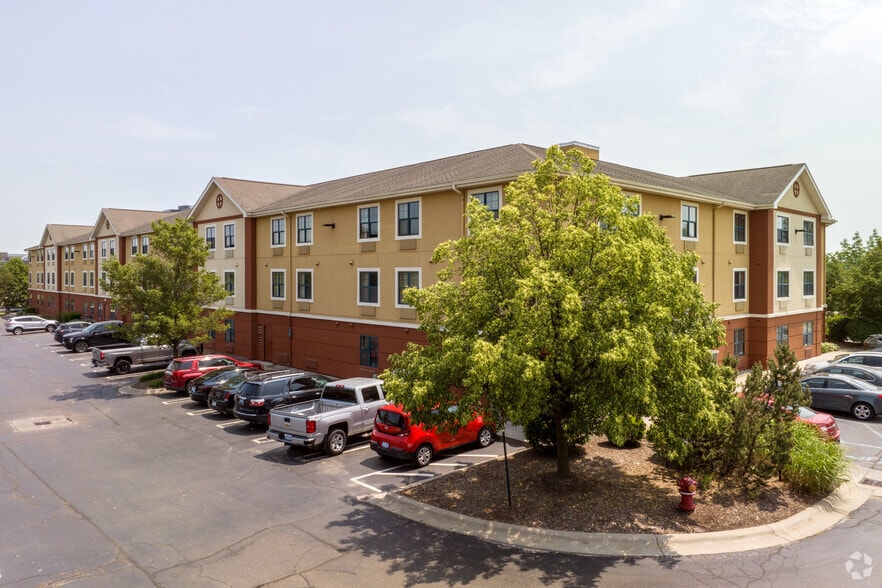 1180 Doris Rd, Auburn Hills, MI à vendre - Photo de l’immeuble – Image 2 sur 23
