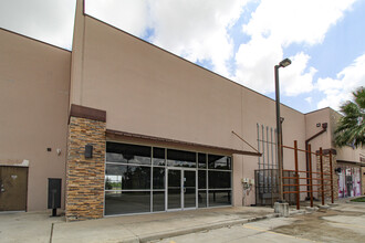 2401 S Shary Rd, Mission, TX à louer Photo de l’immeuble– Image 1 sur 3
