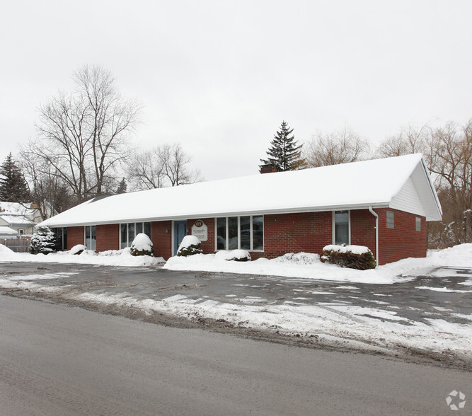 109 Legion Dr, Cobleskill, NY à vendre - Photo principale – Image 3 sur 6