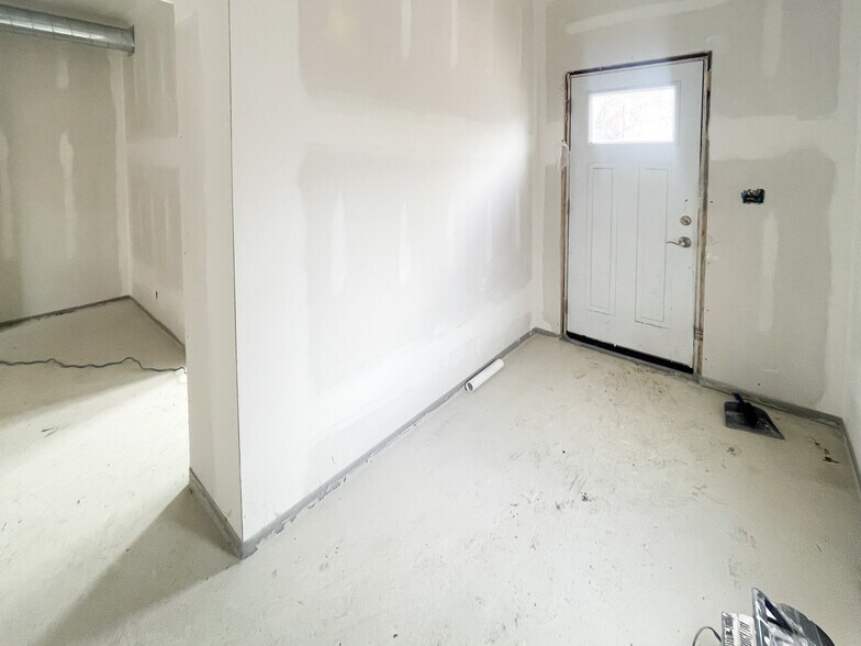 168 Annette St, Toronto, ON à louer - Photo de l’immeuble – Image 3 sur 23