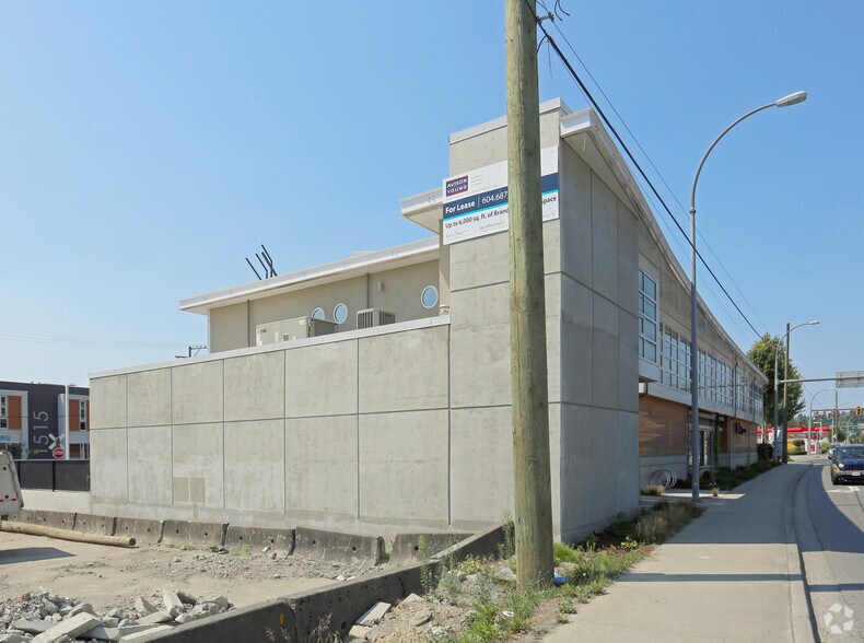 1520 Barrow St, North Vancouver, BC à louer - Photo de l’immeuble – Image 3 sur 6