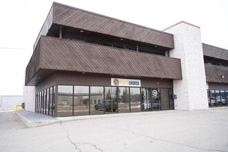 2216 27th Ave NE, Calgary, AB à louer Photo intérieure– Image 1 sur 27