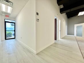 5410-5430 NW 33rd Ave, Fort Lauderdale, FL à louer Photo intérieure– Image 2 sur 30