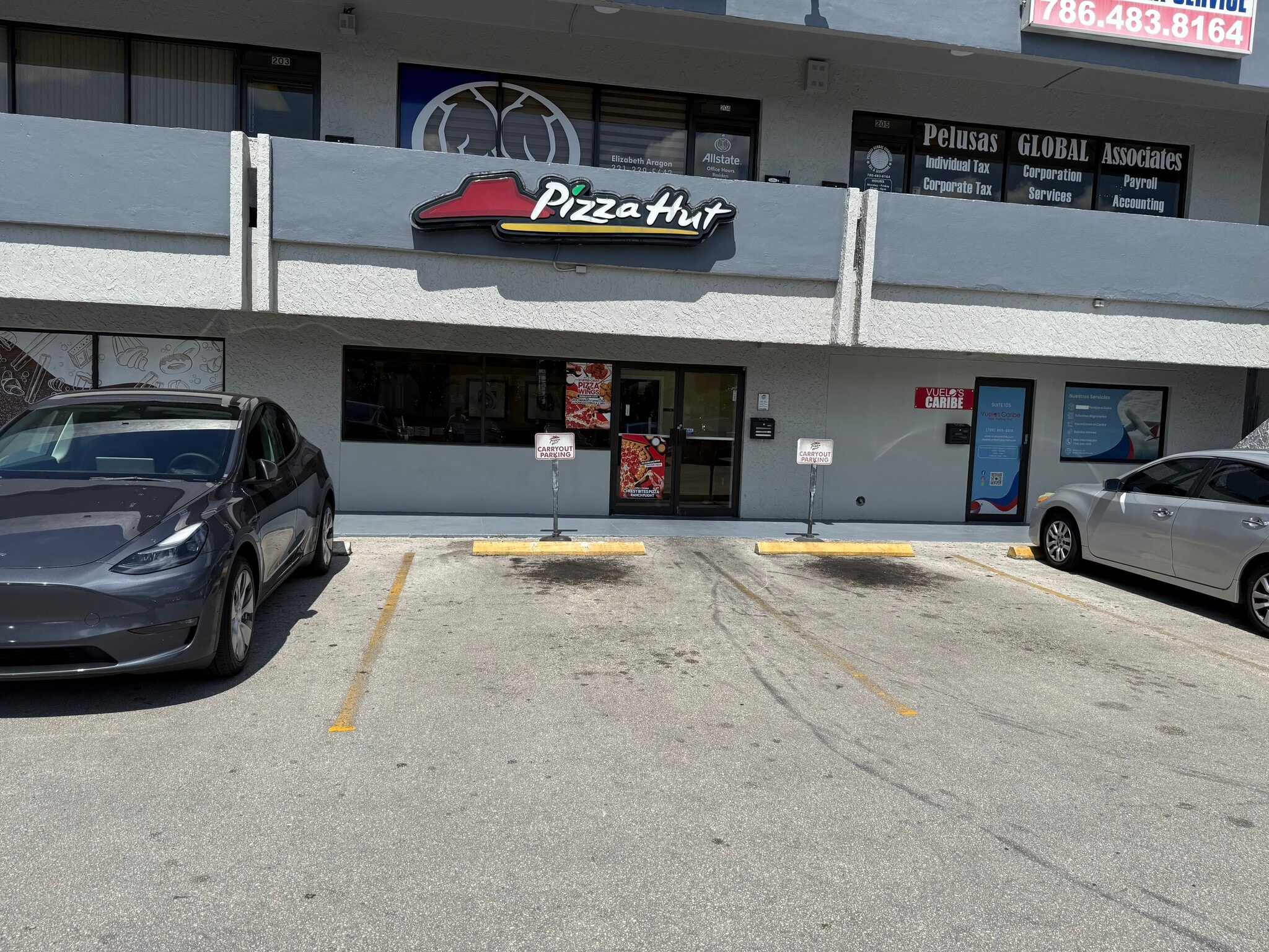 1665 W 68th St, Hialeah, FL à louer Photo de l’immeuble– Image 1 sur 22