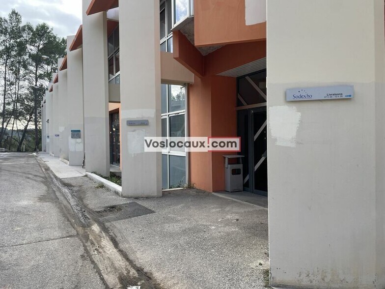 Local d’activités dans Valbonne à louer - Photo de l’immeuble – Image 2 sur 6