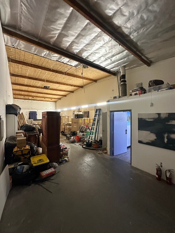12734 Branford St, Pacoima, CA 91331 - Lot 8 -  - Photo intérieure - Image 1 of 3