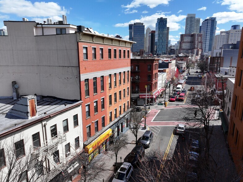 236 Newark Ave, Jersey City, NJ à louer - Photo de l’immeuble – Image 3 sur 18