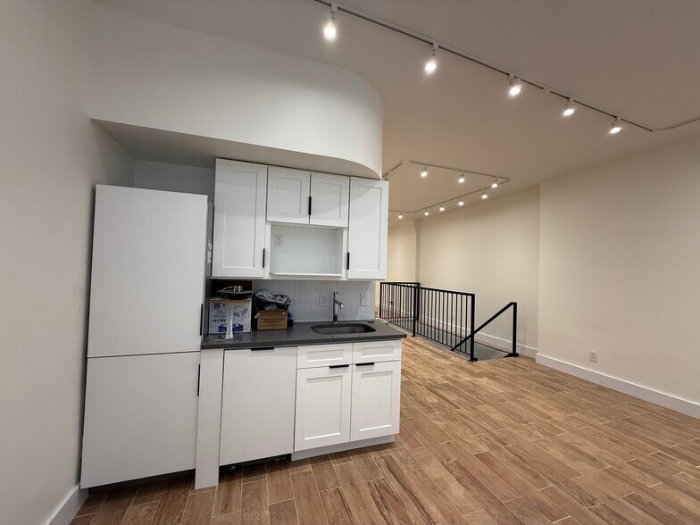 1015 Bedford Ave, Brooklyn, NY à louer - Photo de l’immeuble – Image 3 sur 17